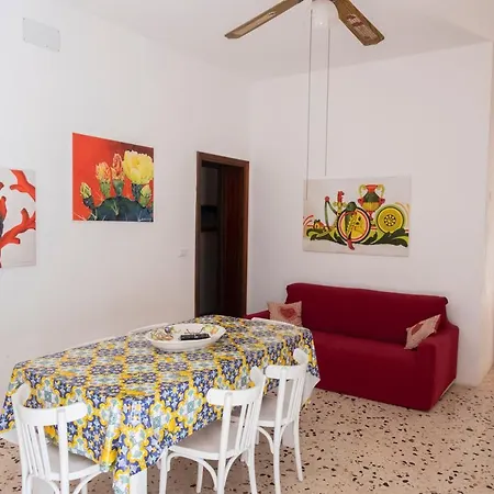 Casa Lisa A Due Passi Dal Mare Con Ampio Giardino *