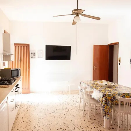 Casa Lisa A Due Passi Dal Mare Con Ampio Giardino Holiday home